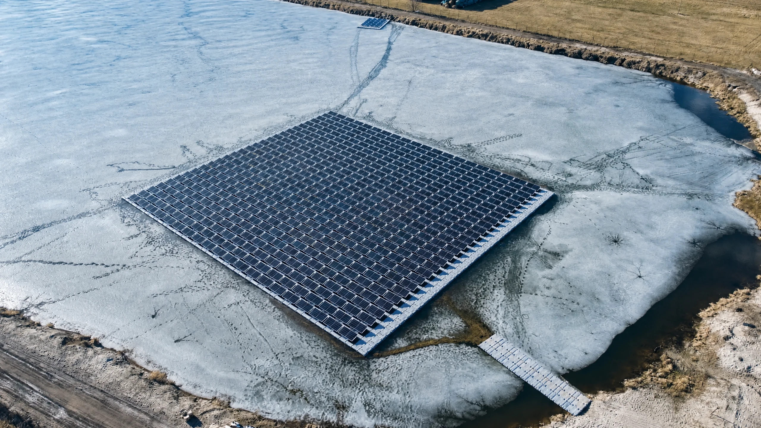 Instalație ARTA Floating PV pe un rezervor de iarnă